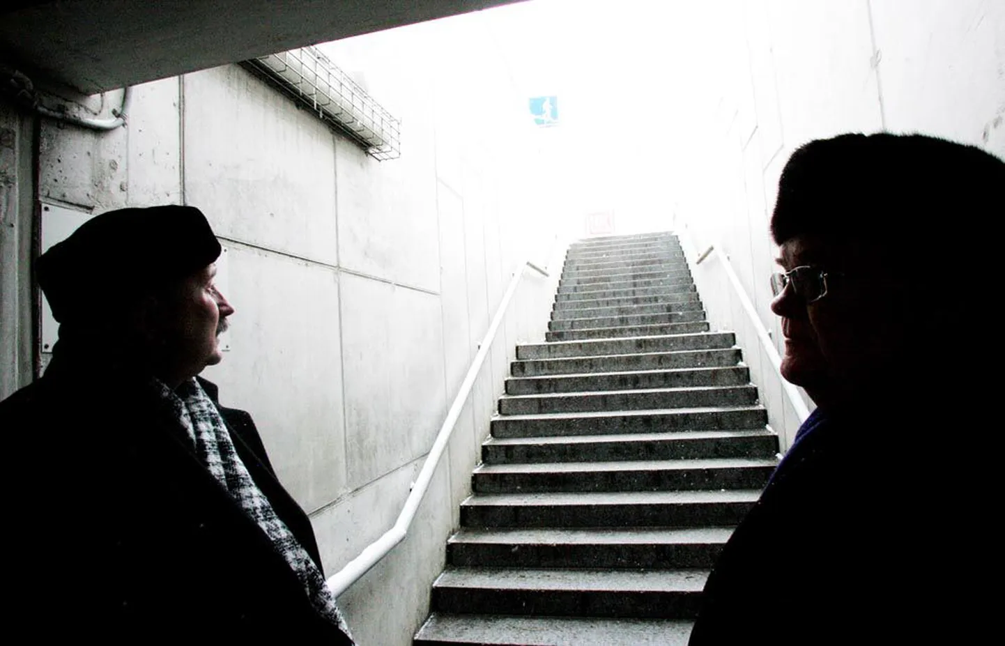 Mustakivi tunneli avamine 2010. aasta veebruaris. Vasakul tollane Lasnamäe linnaosavanem Kalle Klandorf, paremal linnapea Edgar Savisaar.