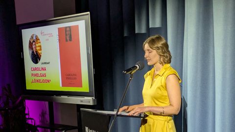 Kirjanike Maja laval on naiskirjanduse auhinna nominendid