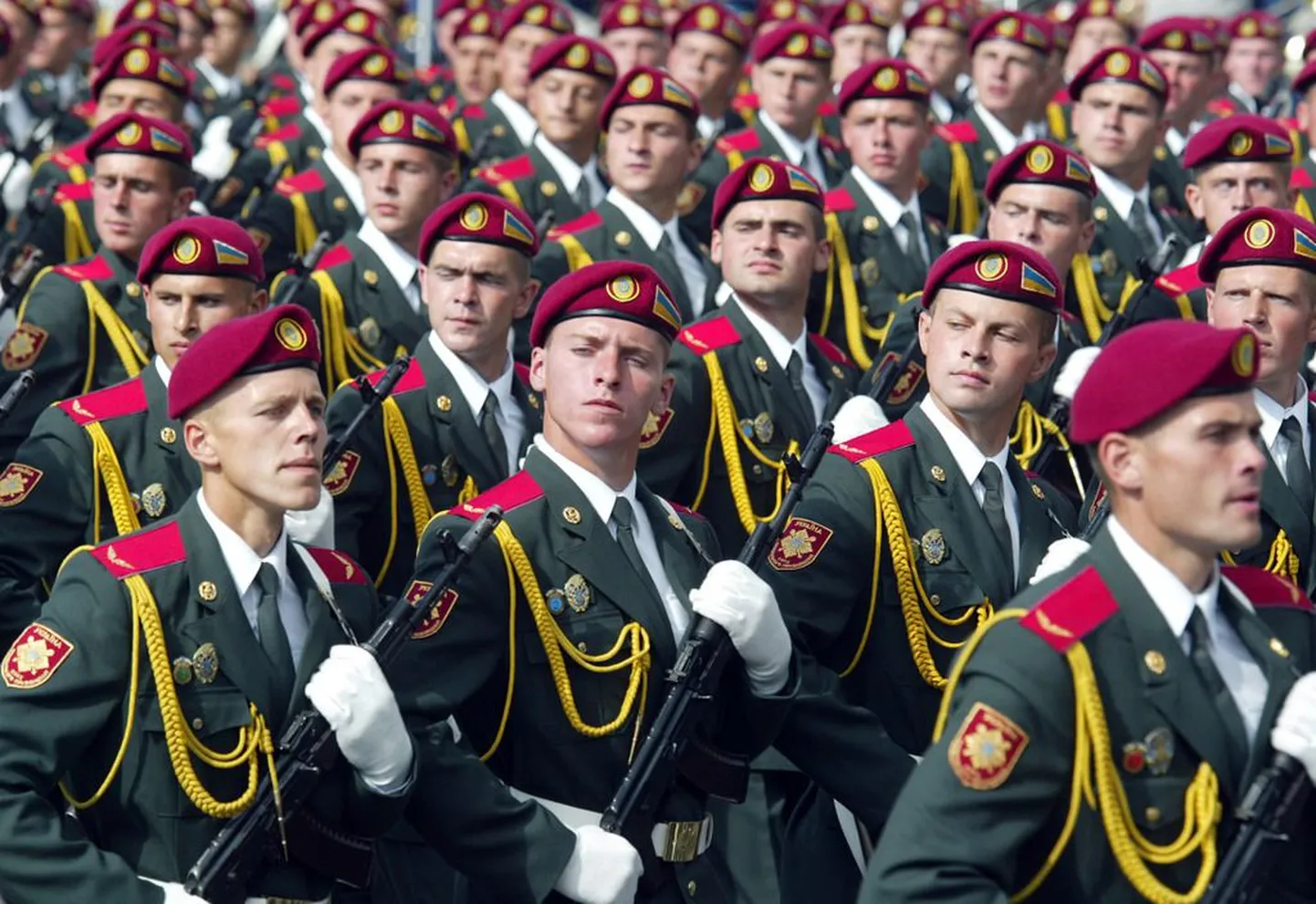 Ukraina sõdurid paraadil.