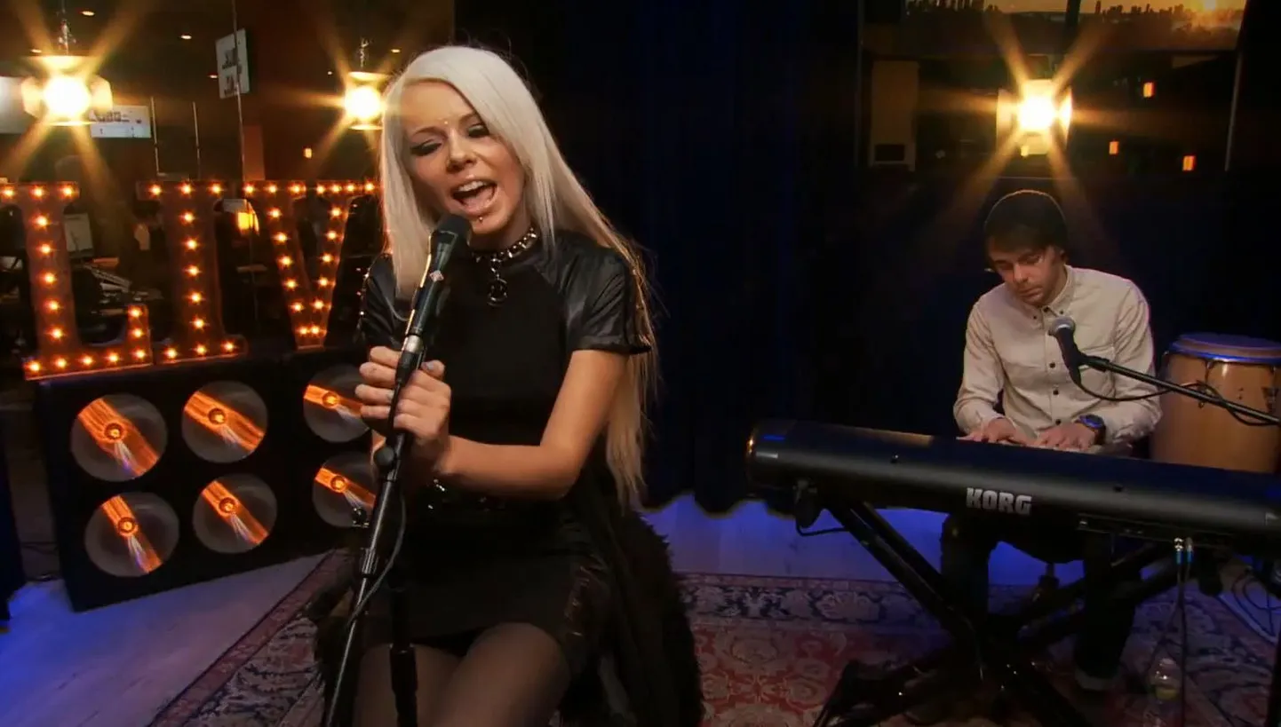 Kerli veebiülekanne fännidele.