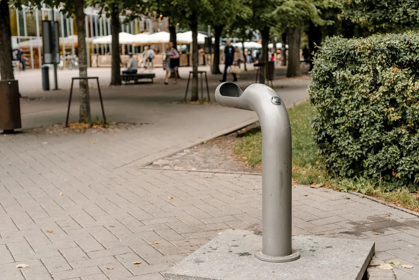 Kuus uut joogiveekraani paigaldatakse raudteejaama ette, Pirogovi parki, Eesti Rahva Muuseumi lähedusse, Sanatooriumi parki, bussijaama rattaparkla juurde ja Anne mänguväljaku lähedale.