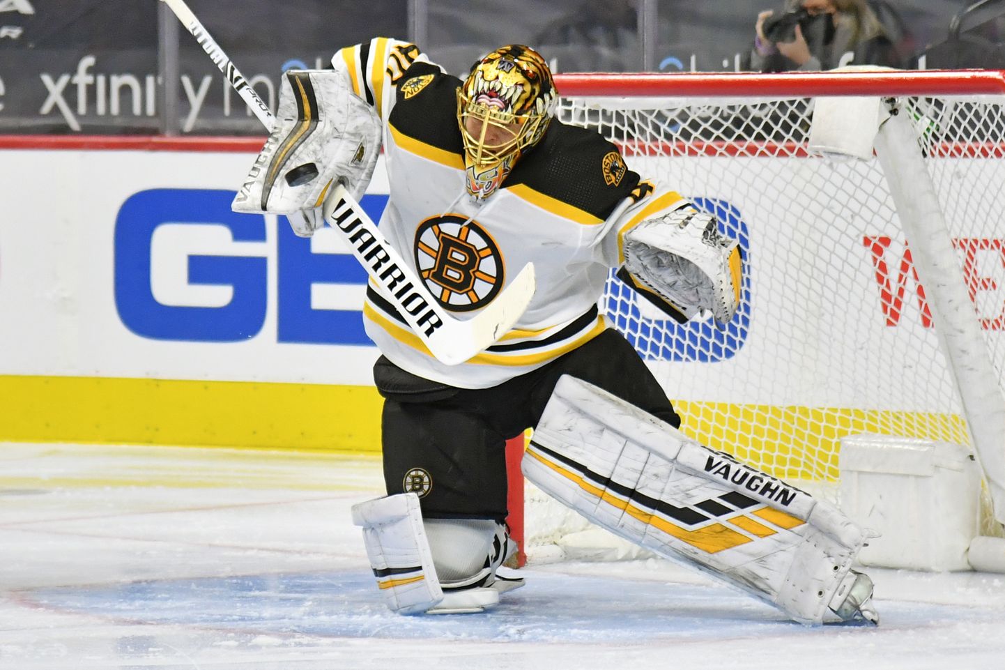 NHLi klubi Bostoni Bruinsi väravavaht Tuukka Rask (40).