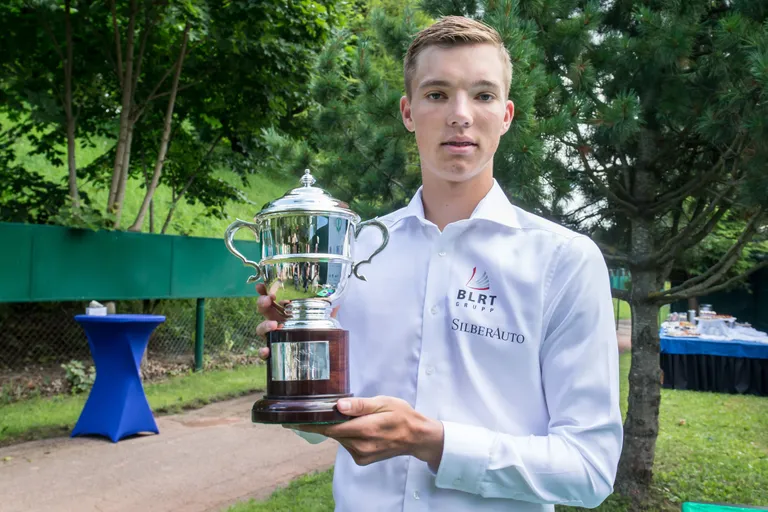 Tallinn. 12JUL16. Wimbeldoni paarismägu võitja Kenneth Raisma andis Tallinnas Kalevi Tenniseklubis (Herne 28) pressibriifi. Foto: Erik Prozes /& Postimees
