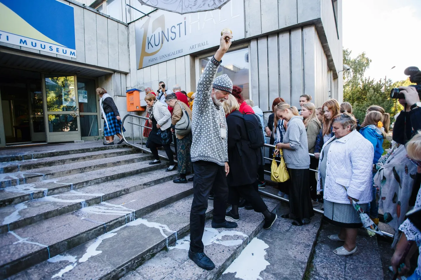 Näituse avamine Uue Kunsti muuseumis, Esplanaadi 10, mille pinnad soovib volikogu opositsioon erakätest linnale üle osta.