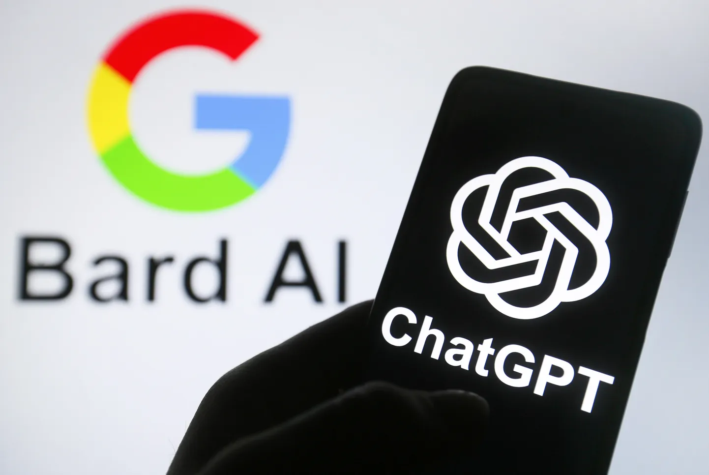 Google Bard ja Microsofti toetatav ChatGPT.