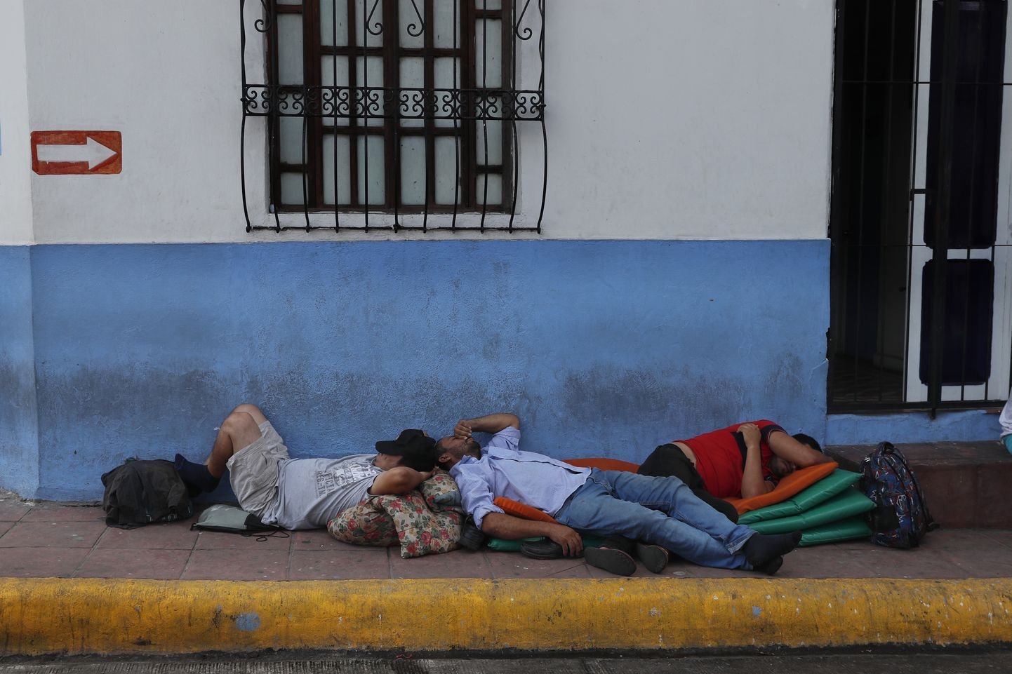 Kesk-Ameerika migrandid Mehhiko Tapachula linna tänavail.