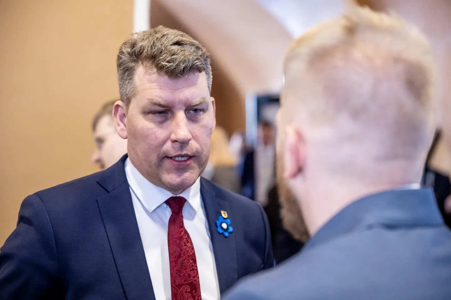 Isamaa peasekretär Andres Metsoja lubas uuesti prokuratuuri poole pöörduda, aga nüüd juba teabenõudega.