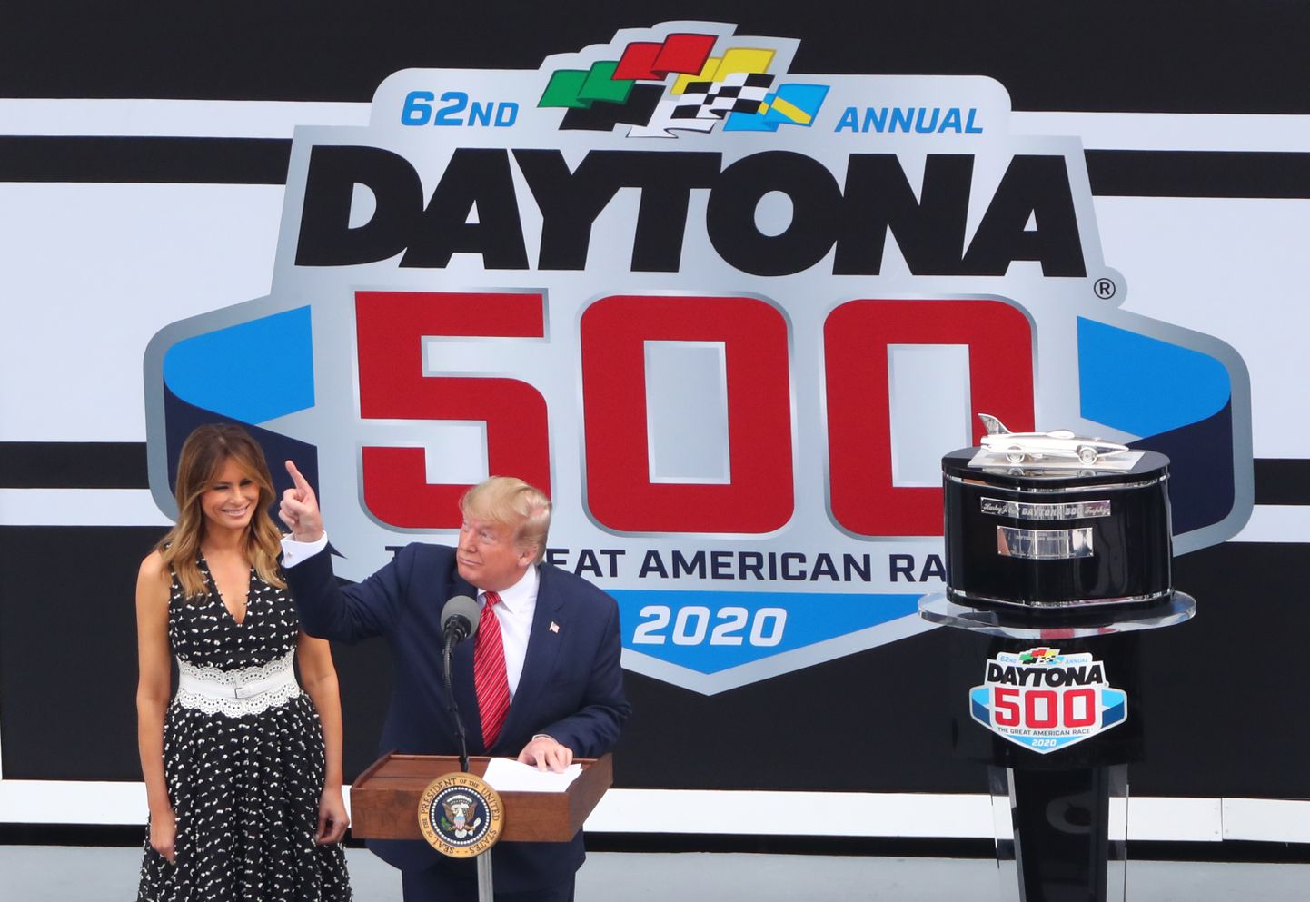 USA president Donald Trump enne Daytona 500 võidusõitu.