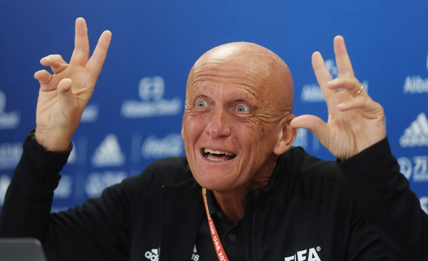 Jalgpallikohtunik Pierluigi Collina.