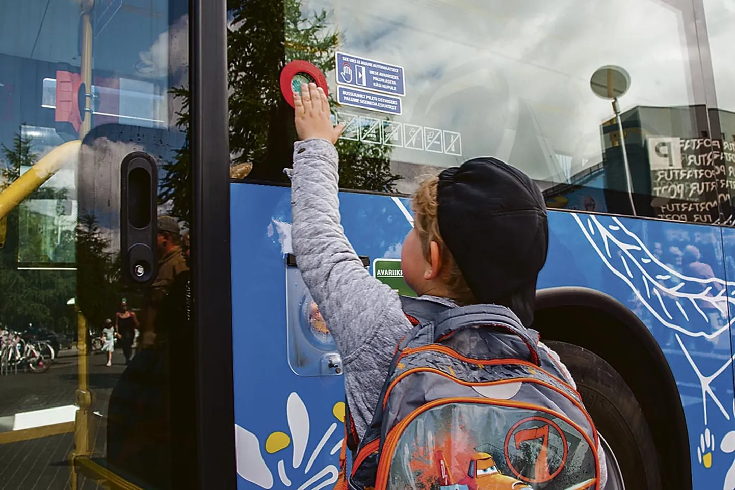 Nii mõnigi lapsevanem valis võsukese huviringi, pidades silmas, et ­sinna oleks mugav bussiühendus. Nüüd aga tuleb vähemalt suvel harjuda uue olukorraga. Pilt on illustratiivne.