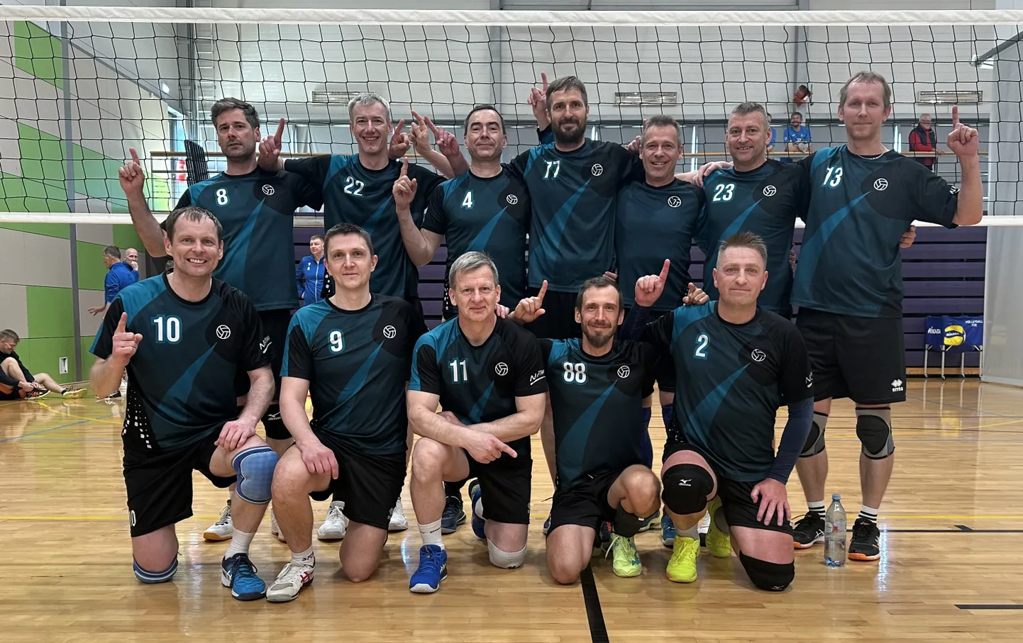 Tagareas vasakult: Margus Kodu, Ragnar Pähn, Tõnu Leemet, Tamar Nassar, Viljo Jõela, Janek Pisartšik, Reimo Alas. Esireas vasakult: Marko Mett, Ingvar Sepp, Ain Allas, Egon Ilisson ja Janno Jõela. Fotolt on puudu Joel Pohja ja Gunnar Sarapuu.