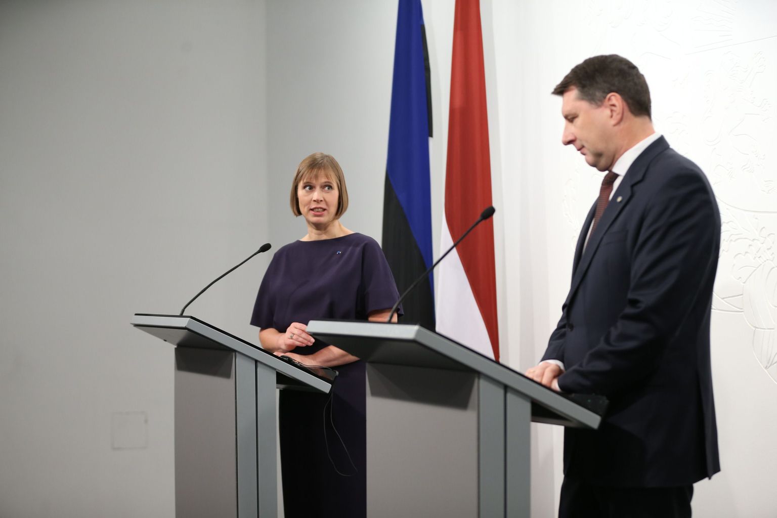 President Kersti Kaljulaid riigivisiidil Lätis. Pildil koos Läti vabariigi presidendi Raimonds Vējonisega.