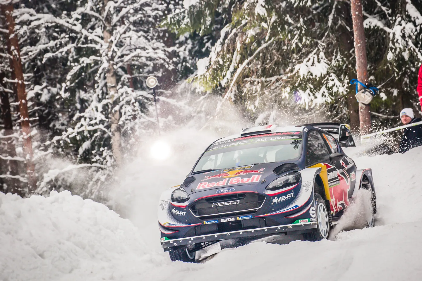 Sebastien Ogier Rootsis algatatud segadus sai kesta kaks MM-rallit. Neist teisel riisus sellest koore Ott Tänak.