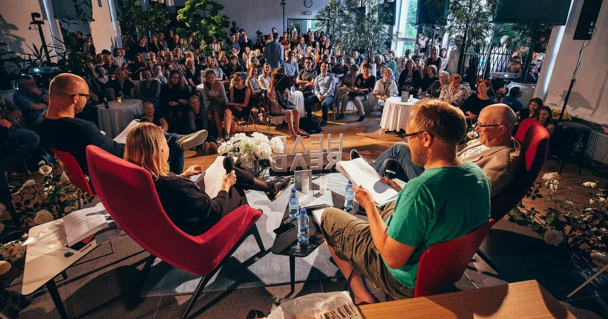 HeadRead este o galerie de idei și o galerie de moduri de exprimare