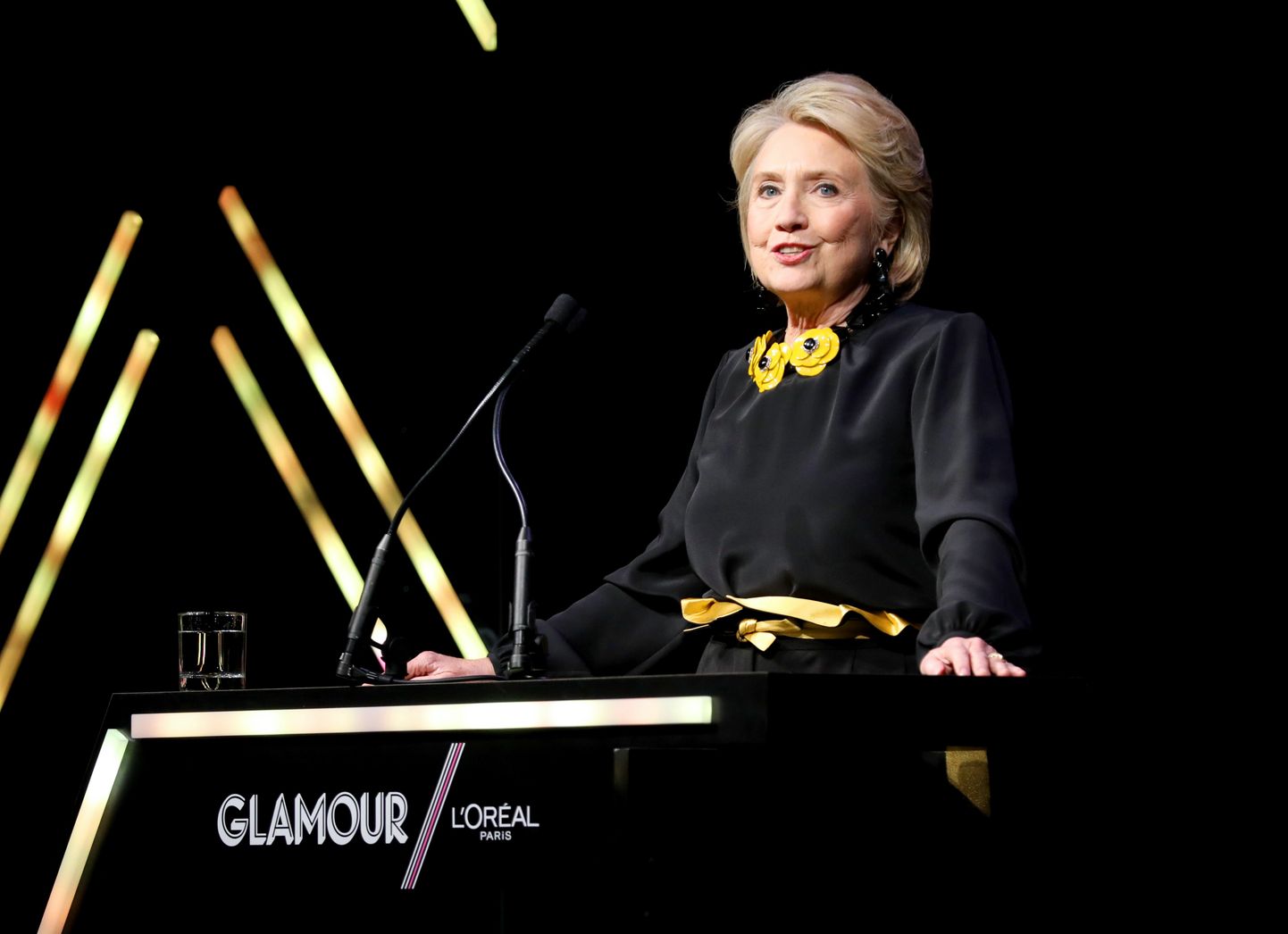 Hillary Clinton aasta naise auhinnagalal.