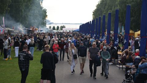 OTSEFOTOD ⟩ Vaata, kes on tulnud Tallinna jaanitulele