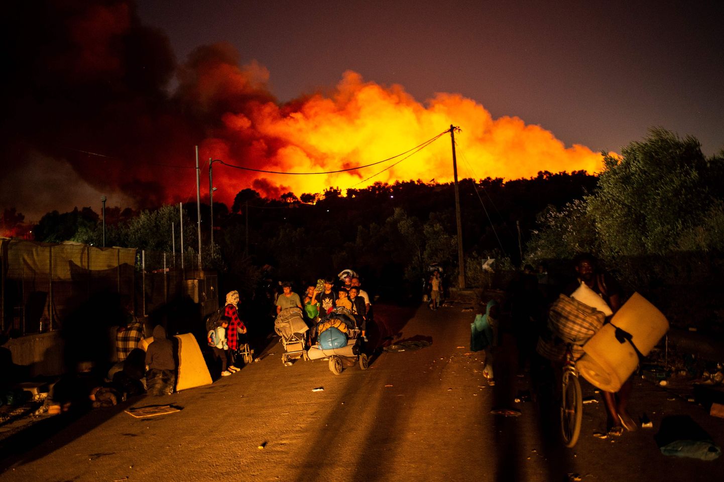 Kolmapäeva öösel Moria asüülitaotlejate laagris puhkenud teises põlengus jäid tuhanded inimesed peavarjuta.