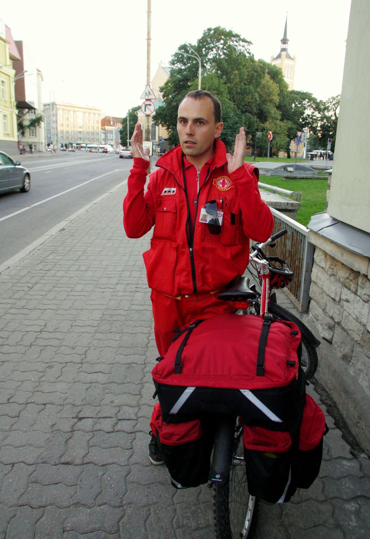 Jalgrattakiirabiõde Aleksei Štšegolihhin läbib päevas umbes maratonipikkuse distantsi.