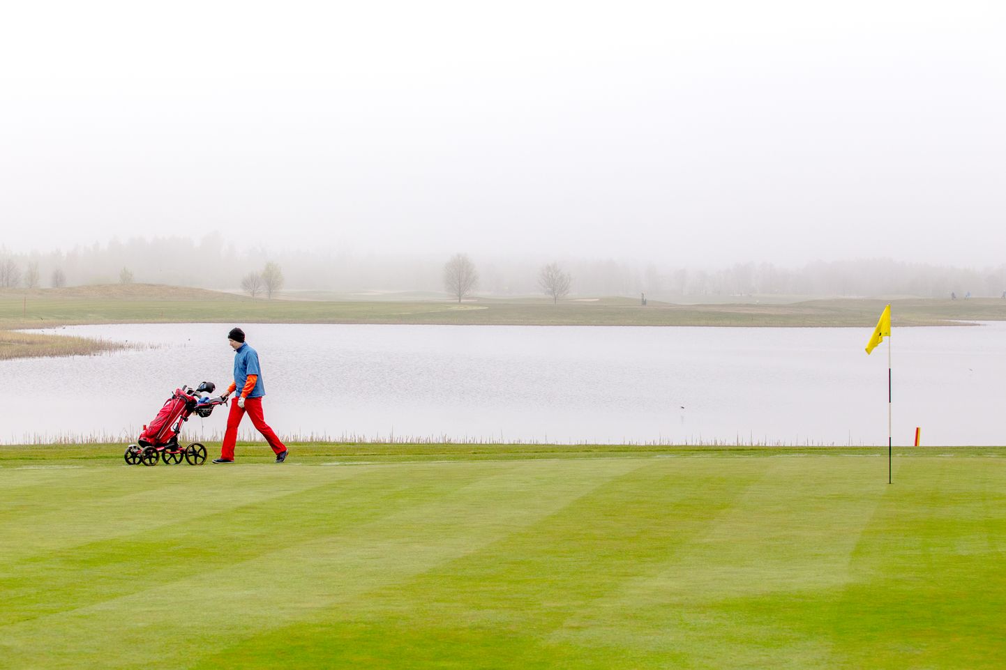 Kaido Koppel Pärnu linnavalitsusest leiab, et Audru golfi puhul on õiglane praktika, kus ärihooned asuvad ärimaal ja mänguväljakud üldmaal, sest sealsel murul võib mängijaid segamata jalutada igaüks.