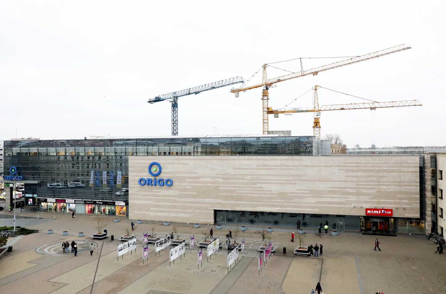 Skats uz Stacijas laukumu un tirdzniecības centrs "Origo".