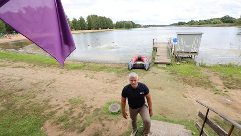 SALAPÄRANE REOSTUS ⟩ Lilla ja roheline lipp jäid Anne kanali rannas viiki