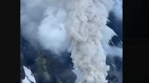 Video ⟩ Kamčatkā sācies Krašeņiņņikova vulkāna izvirdums