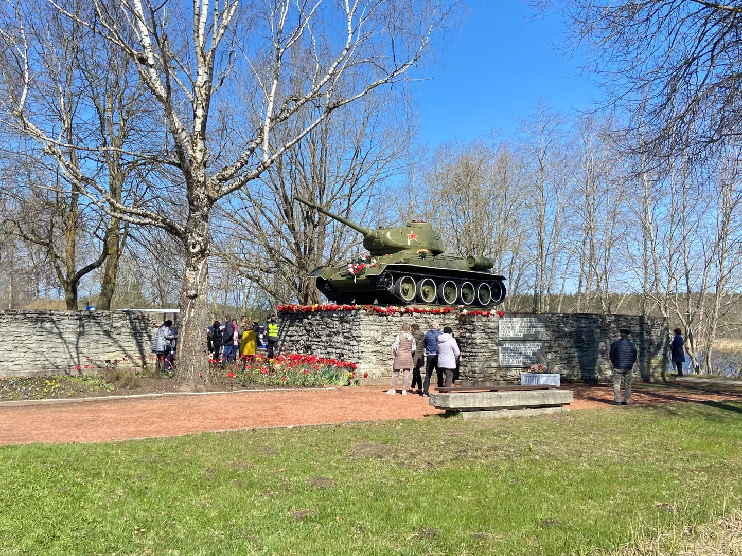 Памятник "Танк Т-34" на границе Нарвы и Нарва-Йыэсуу.
