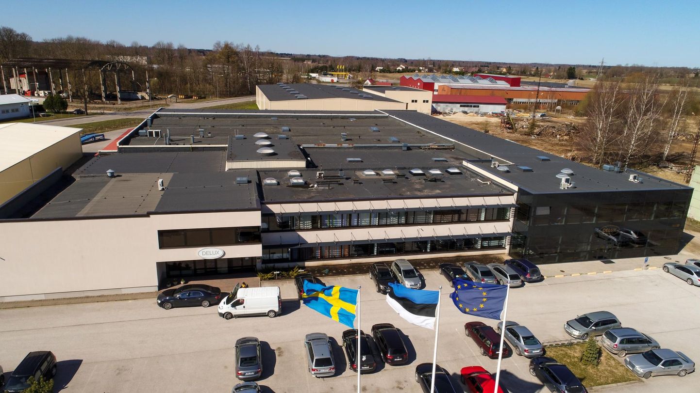 Deluxi Viljandi tehase kõik töölised on omanik Göran Sjöholmi sõnul praegu kahenädalasel puhkusel.