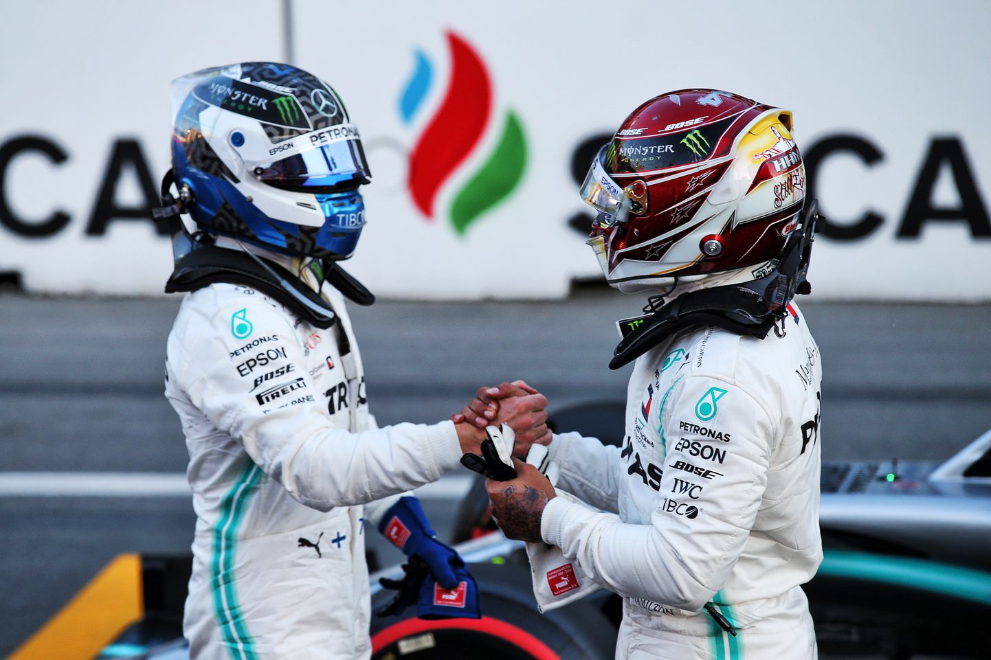 Bakuu kvalifikatsiooni kiireimad olid Mercedese piloodid Valtteri Bottas (vasemal) ja Lewis Hamilton.