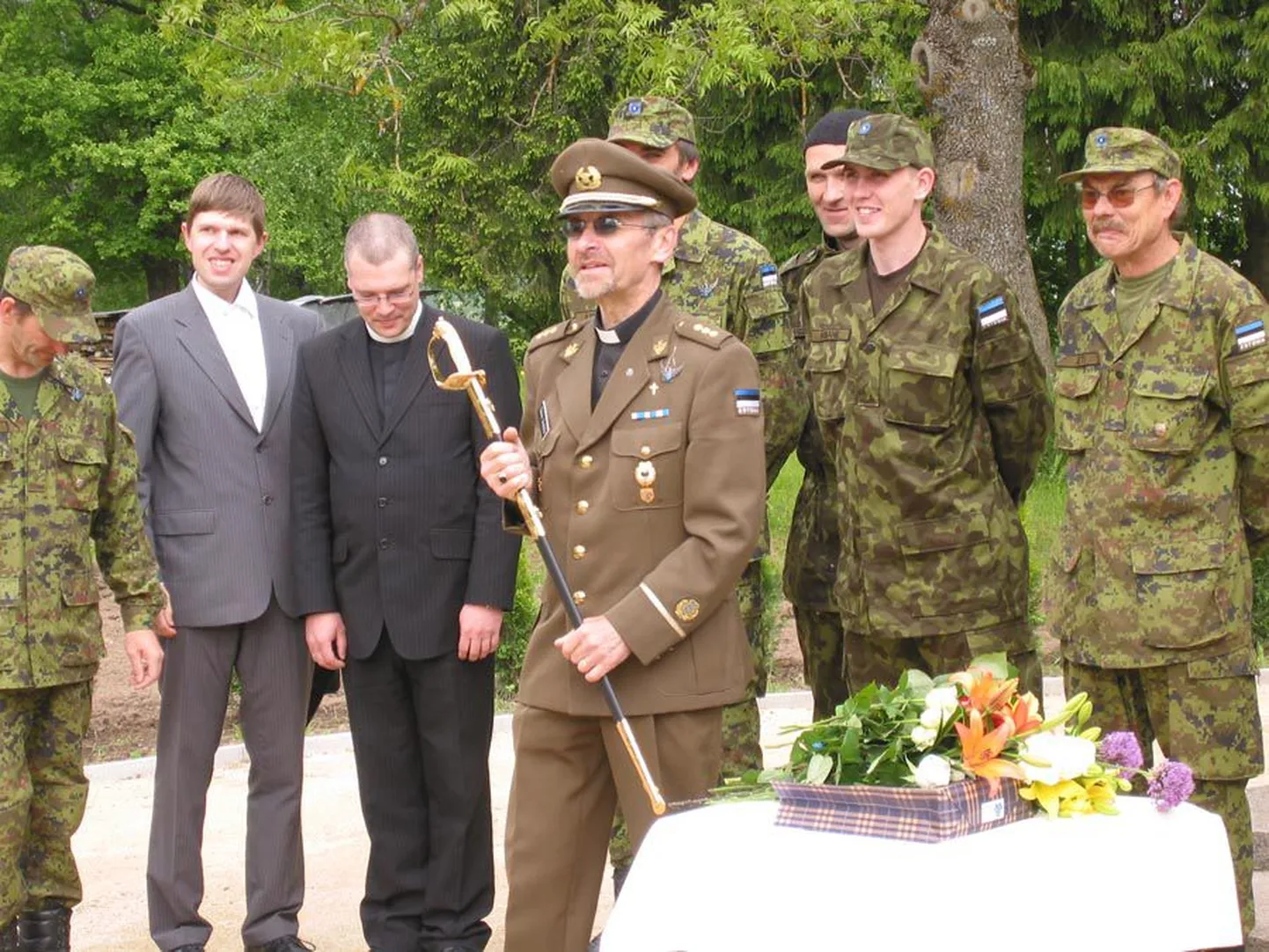 Paistu kirikuõpetaja Raivo Asuküla on aktiivne Kaitseliidu liige ning tal on leitnandi auaste.