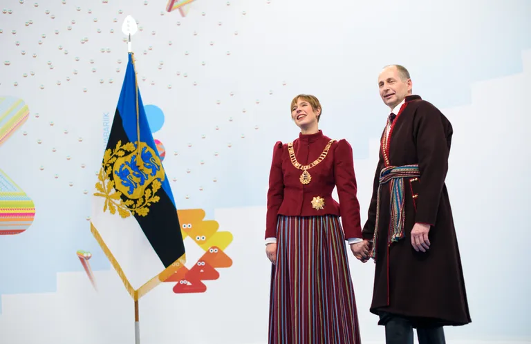 President Kersti Kaljulaid ja tema abikaasa Georgi-Rene Maksimovski.