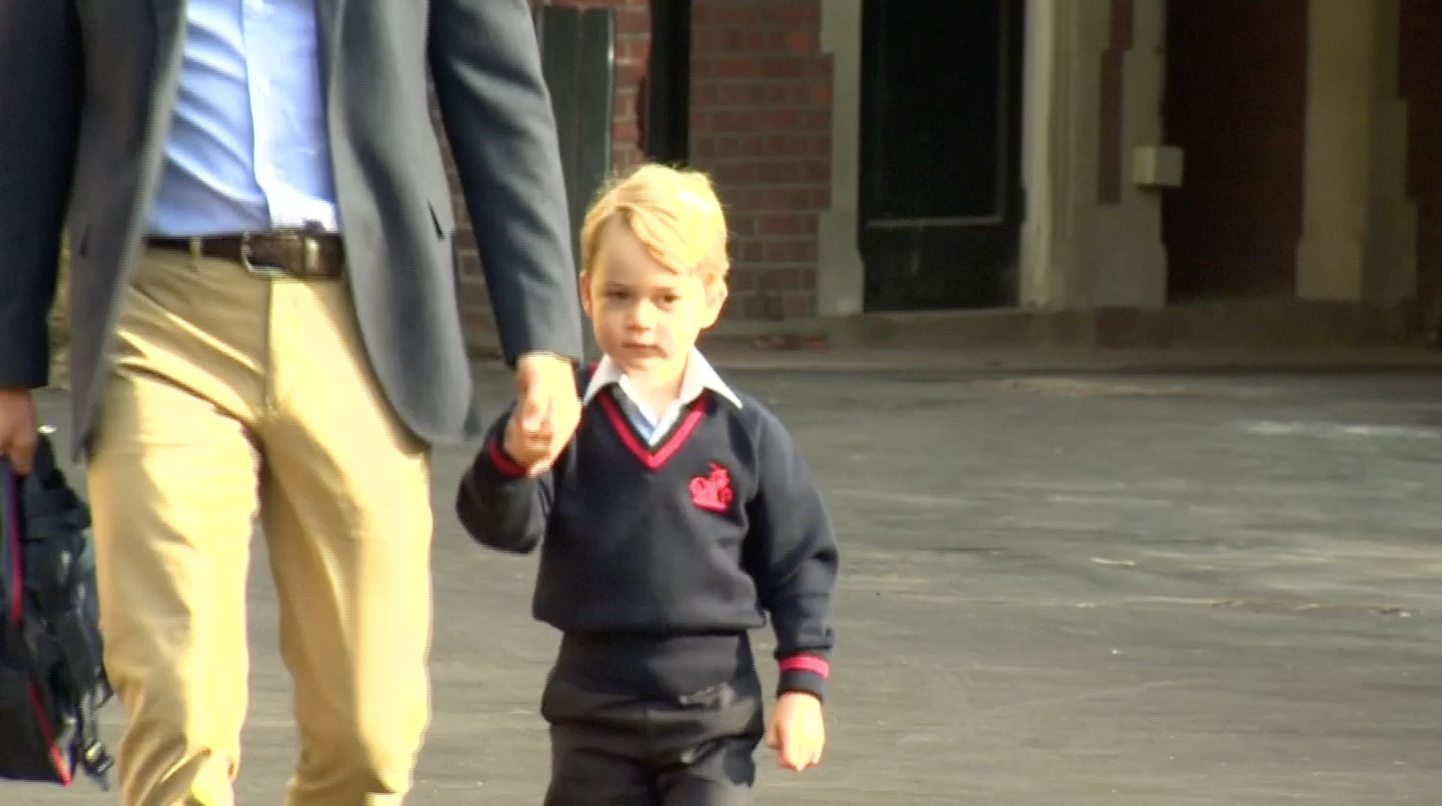 Prints George'i esimene koolipäev
