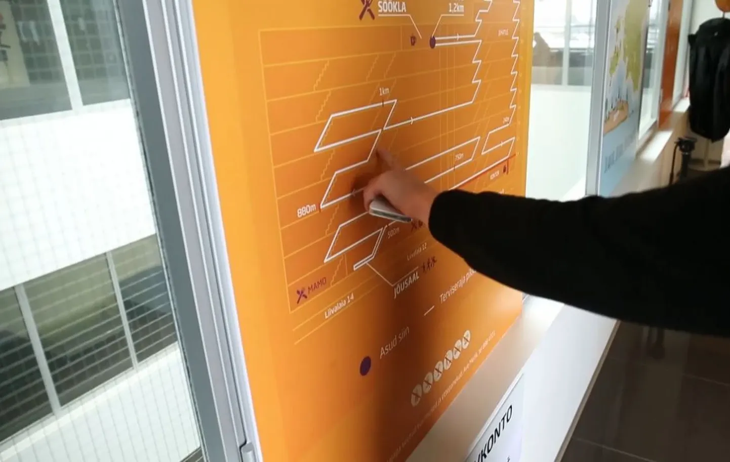 Eesti pikim siseterviserada asub Swedbanki Liivalaia kontoris.