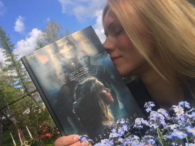 Ilmunud On Kristiina Ehini Luulekogu Kirjandus Kultuur Viis suurepaerast autorit on geishale kirjutanud omanaeolised luuleread. ilmunud on kristiina ehini luulekogu
