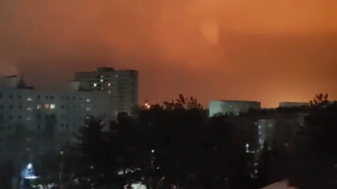 VIDEO ⟩ Ukrainas droni uzbrukuši Sizraņas naftas pārstrādes rūpnīcai