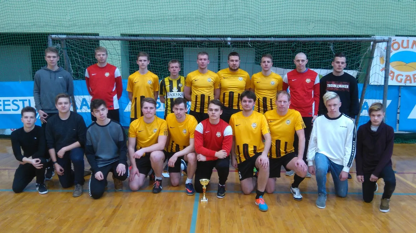FC Lootose mängijad kodusel turniiril