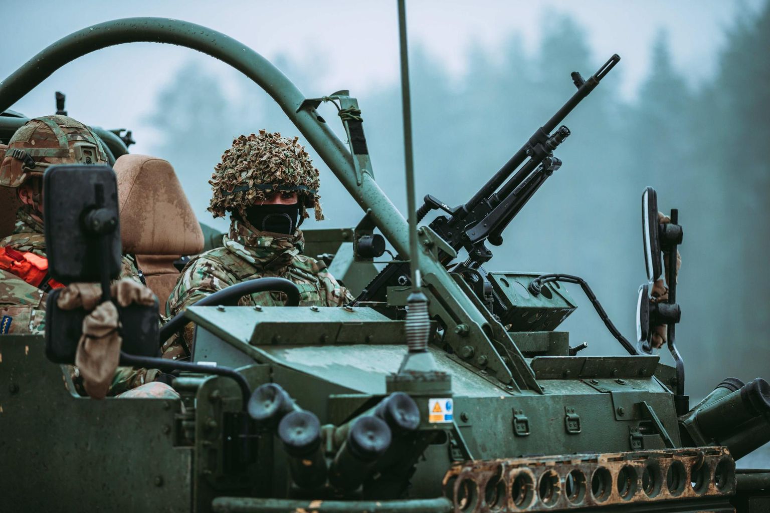 Ühendkuningriik, kes on Eestisse eelpaigutatud NATO pataljoni juhtriik, on sama missiooni raames sõdureid saatnud ka Poolasse.