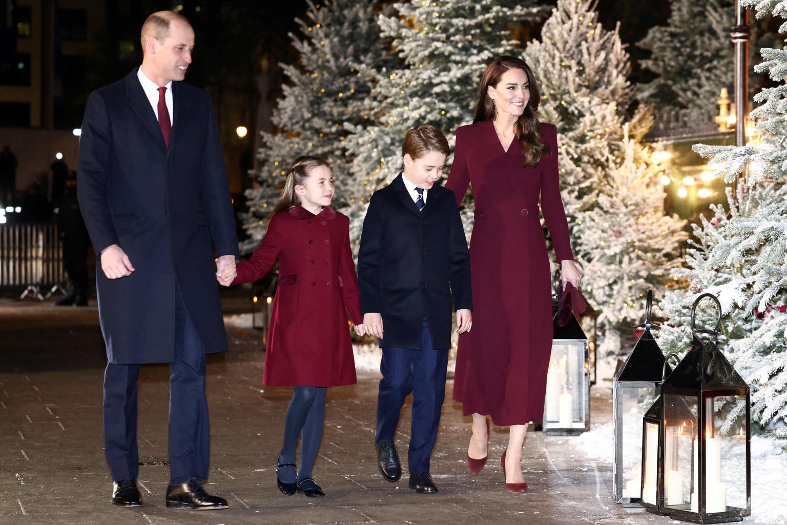 Walesi prints William ja printsess Catherine koos oma kahe lapse, Charlotte'i ja George'iga