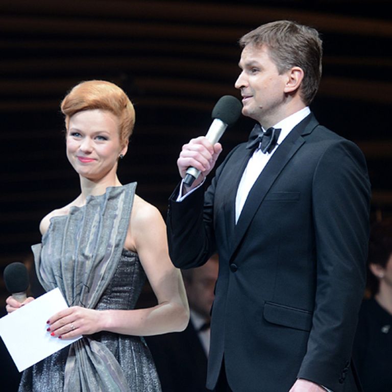 Šogad «Lielās mūzikas balvas» apbalvošanas ceremoniju Dita Lūriņa-Egliena vadīja tendēmā ar jauniešu kora «Balsis» māksliniecisko vadītāju Intu Teterovski 
