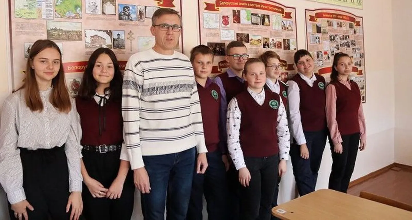 Андрей Петровский с учениками гимназии