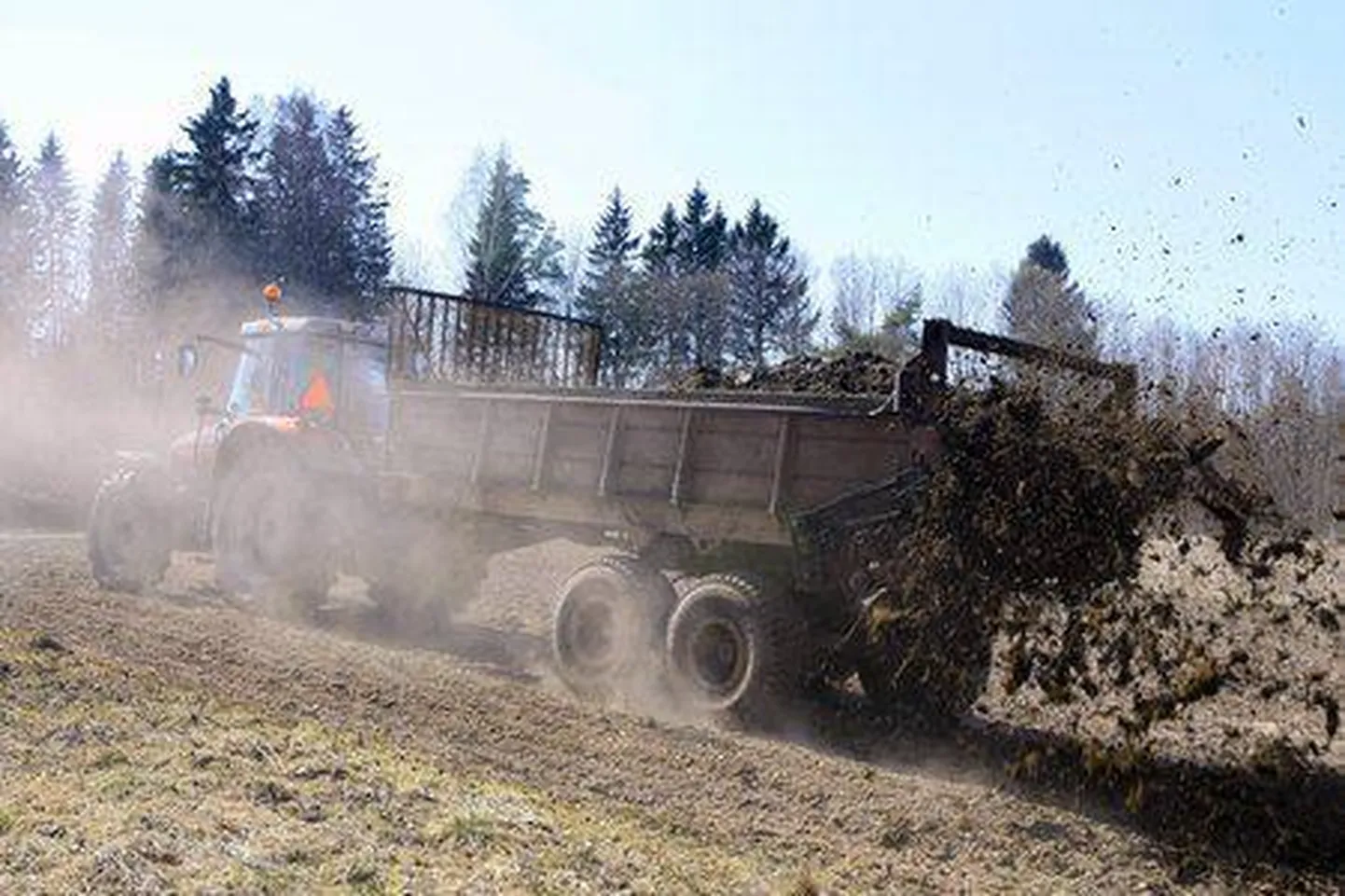 Novembri keskpaigast on vedelsõnniku põldudele laotamine keelatud.