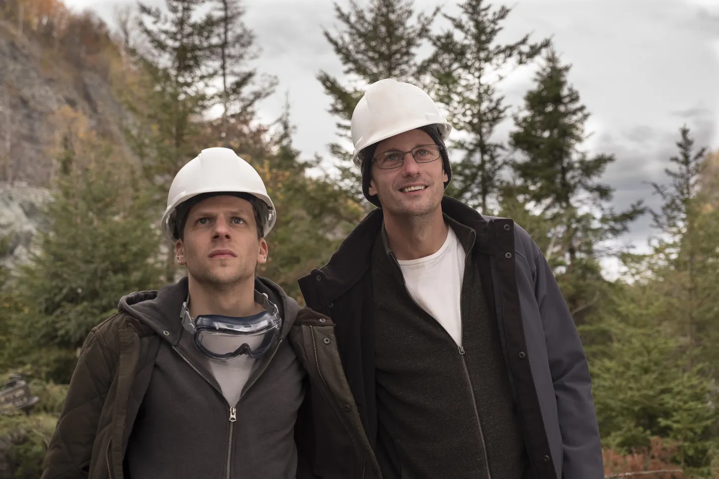 Alexander Skarsgard ja Jesse Eisenberg filmis «Ratsa rikkaks»