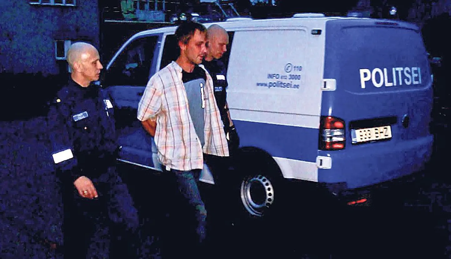 Politseinikud võtsid Sauga-Jõekalda tänava sotsiaalmajast kaasa mehe, kes peksis joomakaaslasi ja ähvardas neid noaga.