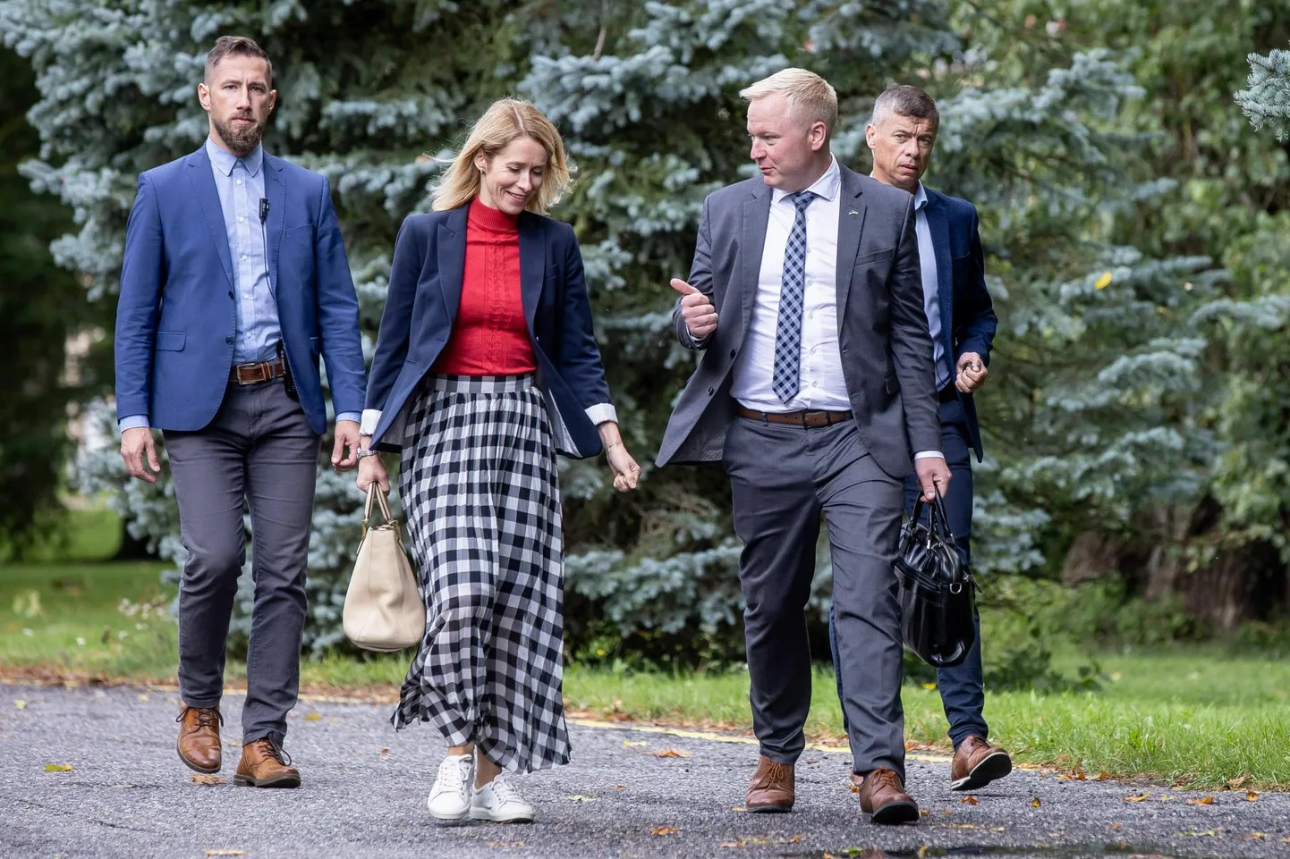 «Hetkel toimib Reformierakonnas tandem, kus Kaja Kallas otsustab ja Mart Võrklaev noogutab,» ütleb üks oravate siseeluga kursis olev allikas.