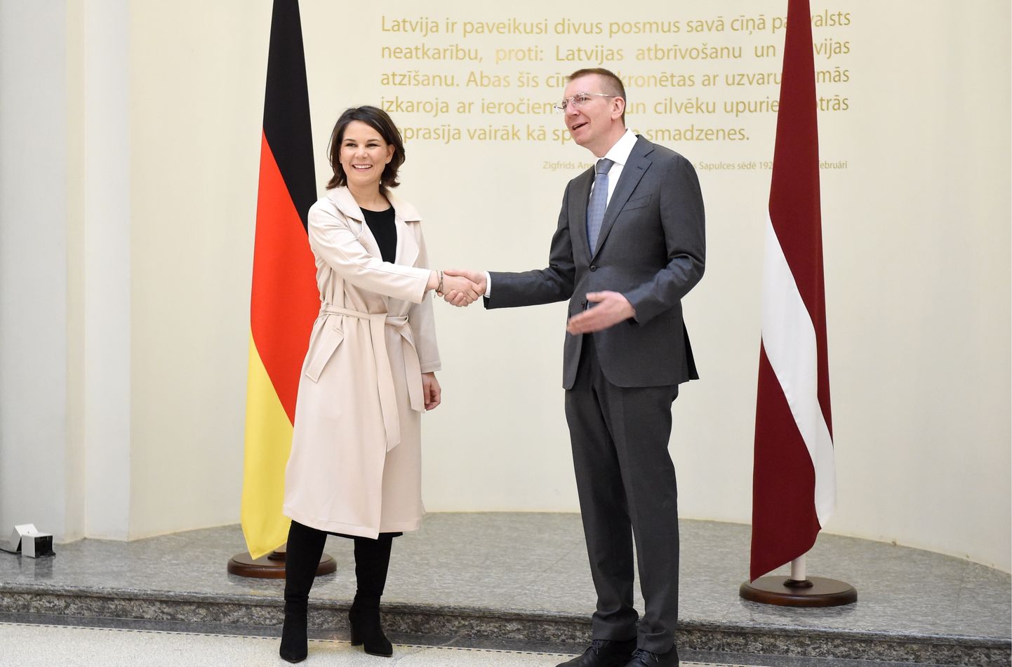 Latvijas ārlietu ministrs Edgars Rinkēvičs un Vācijas ārlietu ministre Annalēna Bērboka.