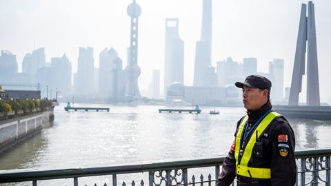 Libapolitseinik pani naise uskuma, et ta on Hiina kõige tagaotsitum kurjategija