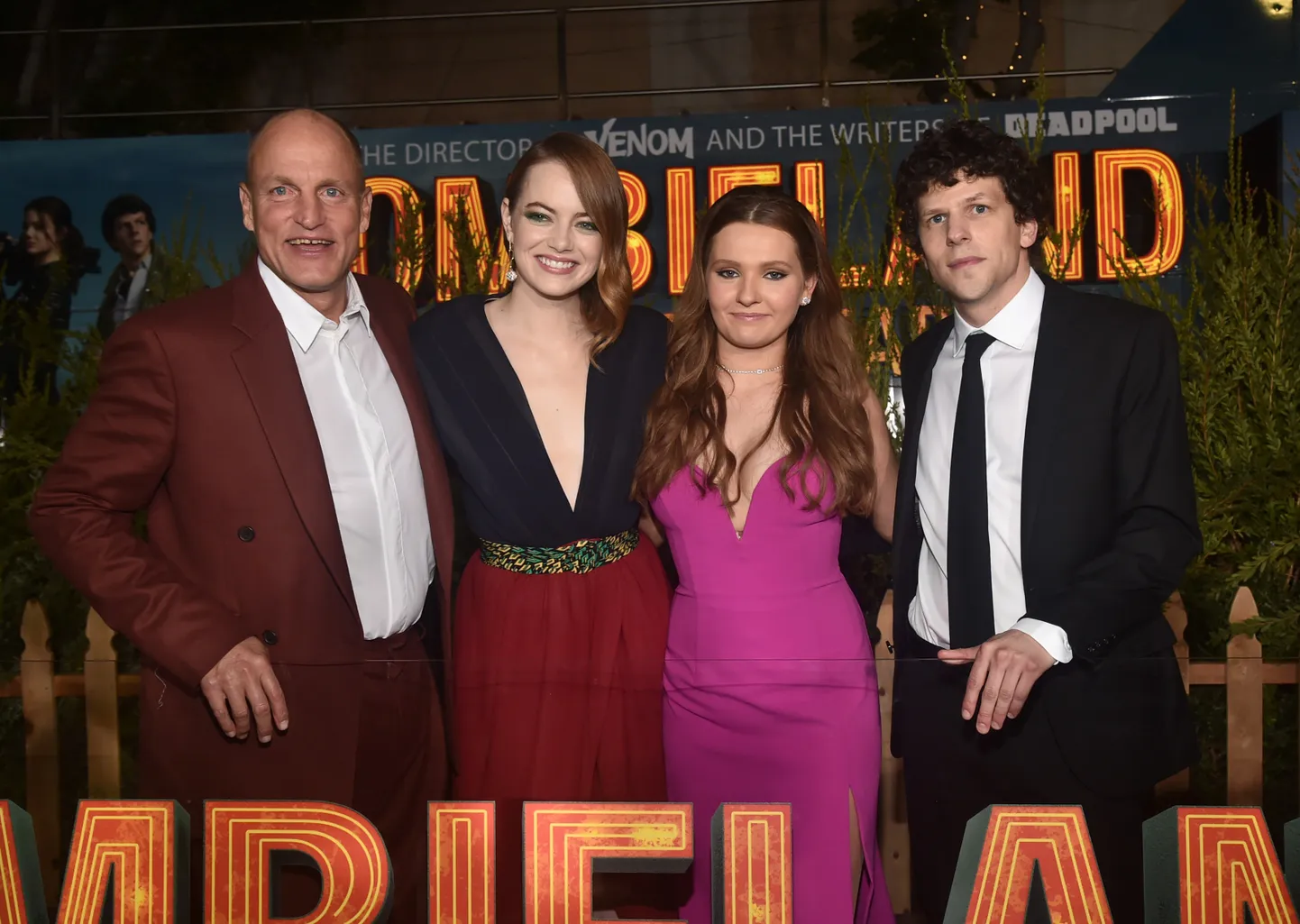 Woody Harrelson, Emma Stone, Abigail Breslin ja Jesse Eisenberg «Zombieland 2: Topeltlask» esilinastusel