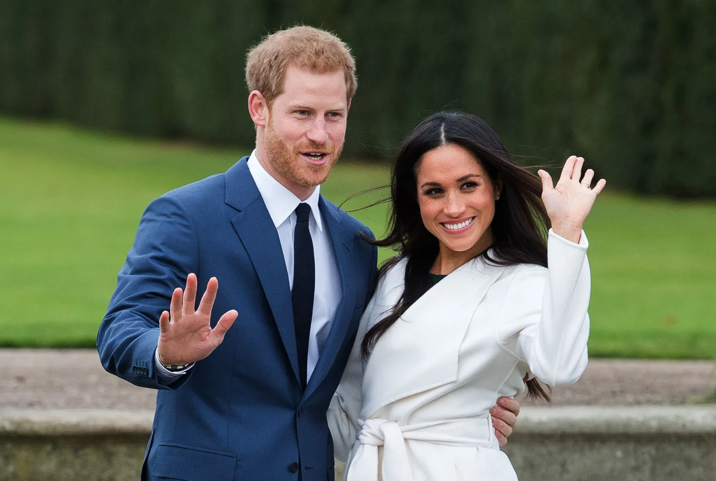 Harry ja Meghan kihlust välja kuulutamas