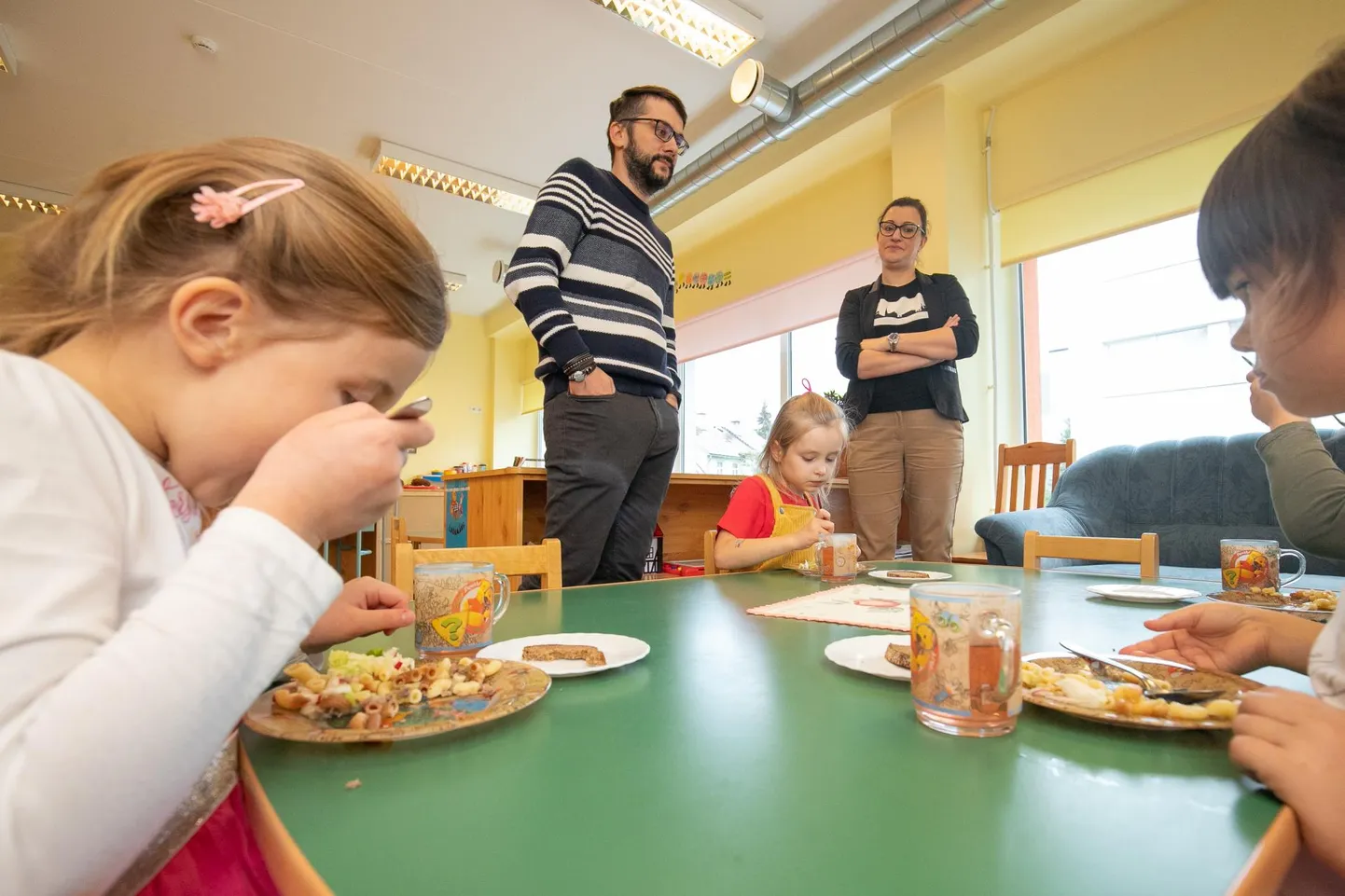 Virumaa Koolitoit OÜ probleemid jõudsid avalikkuse ette pärast seda, kui Rakvere Triinu lasteaias ilmnes, et laste lõunasöögiportsjon moodustab vaid kolmandiku ettenähtust.