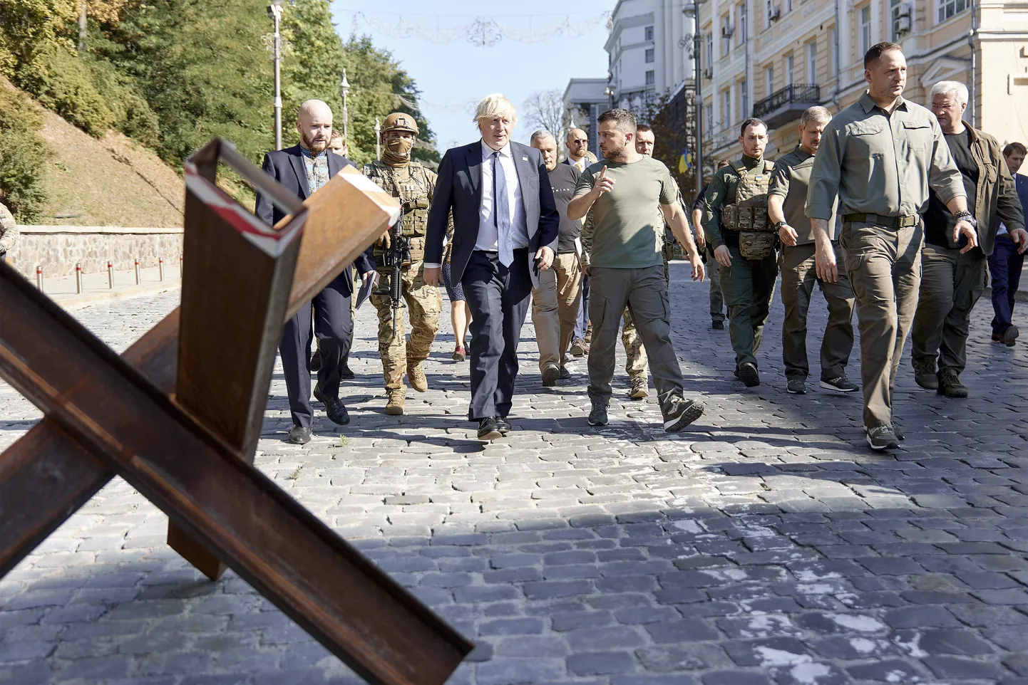 Boris Johnson ja Volodõmõr Zelenskõi Kiievi tänavatel.